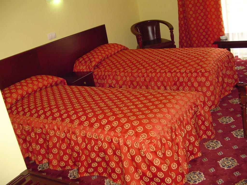 Hotel Europa プロイェシュティ 部屋 写真